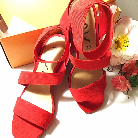 Delia Sandal from UNISA. Size 6 Red. Women’s. - Picture 5 of 7